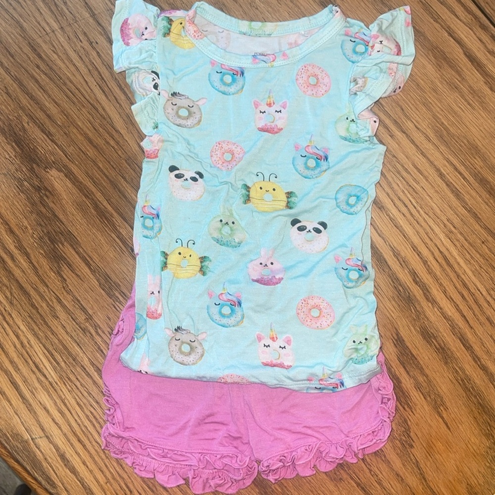Posh peanut shortie set